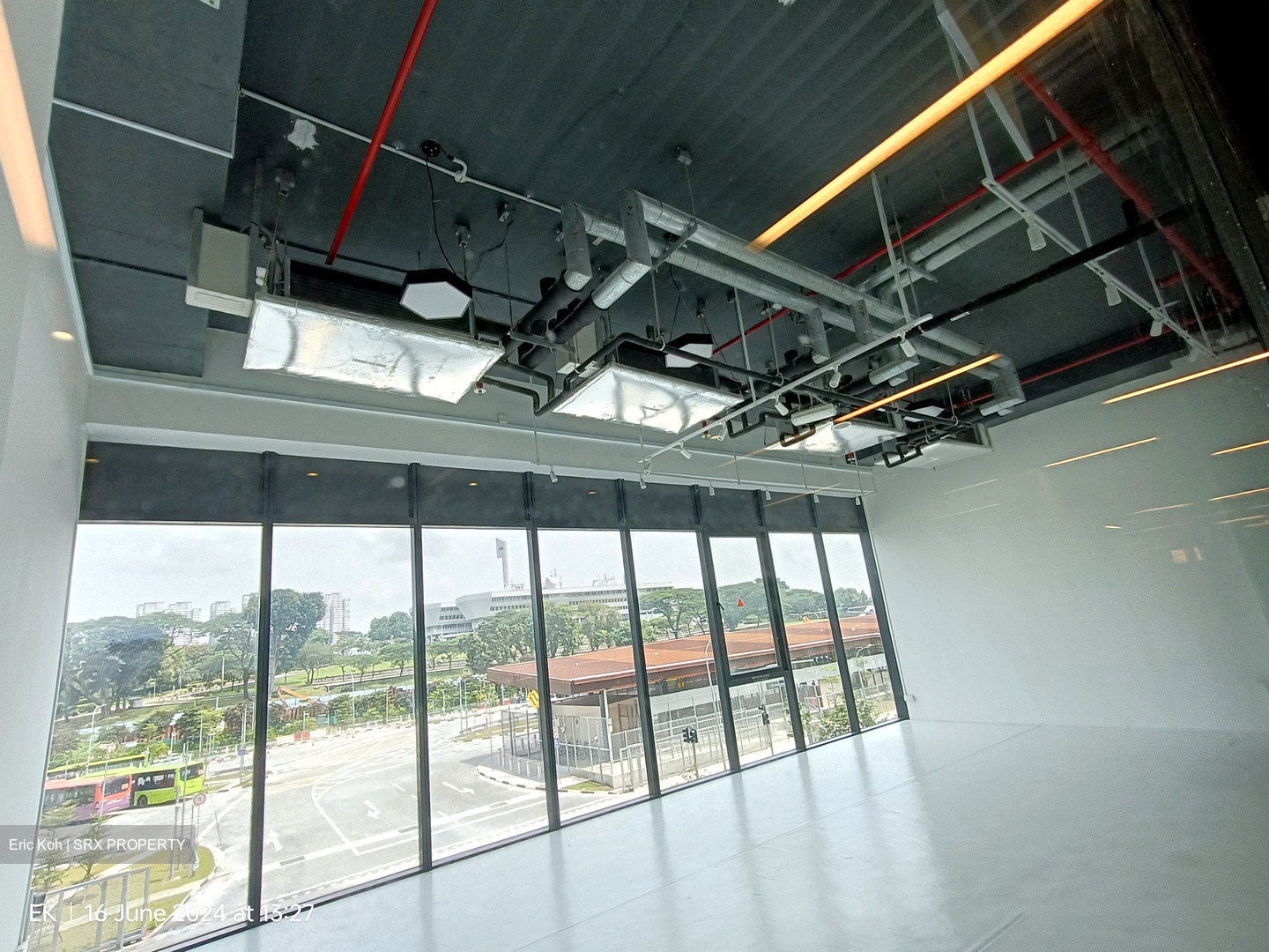 Vision Exchange (D22), Retail #521734811